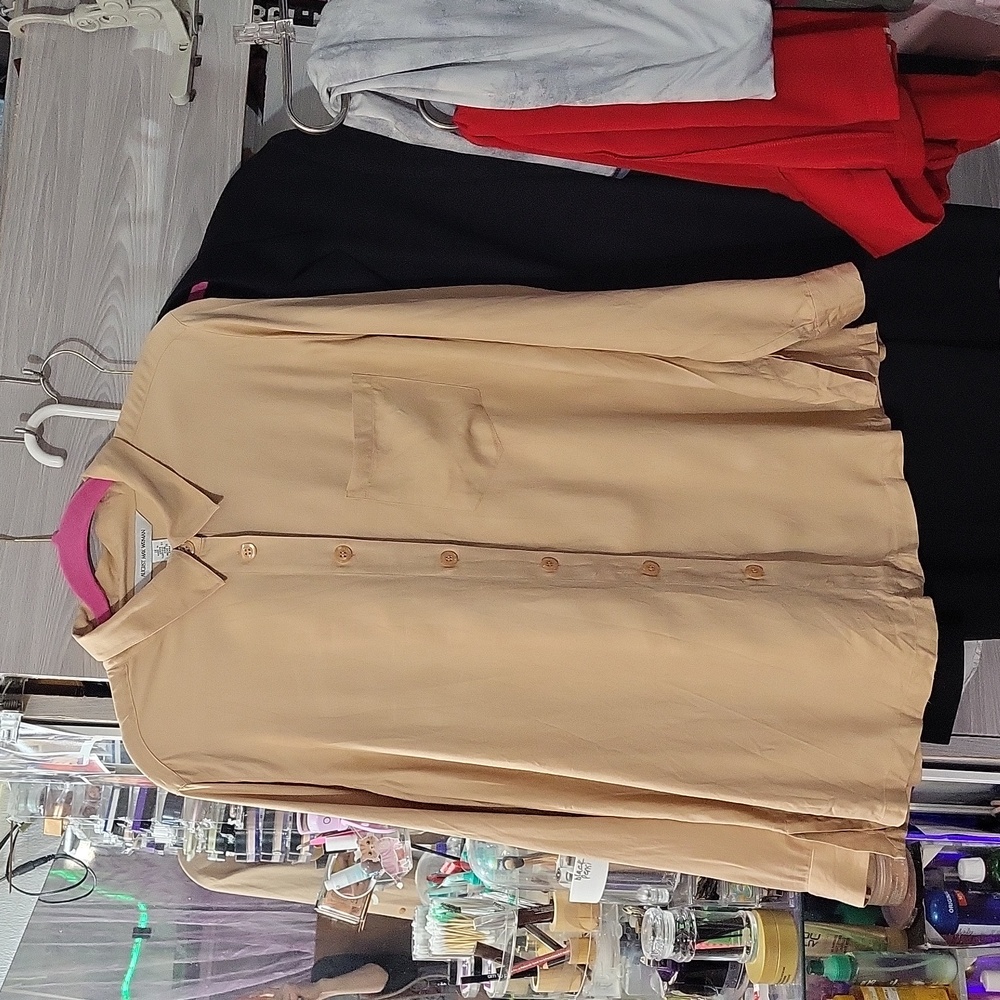 August max woman Women's shirt size 1X